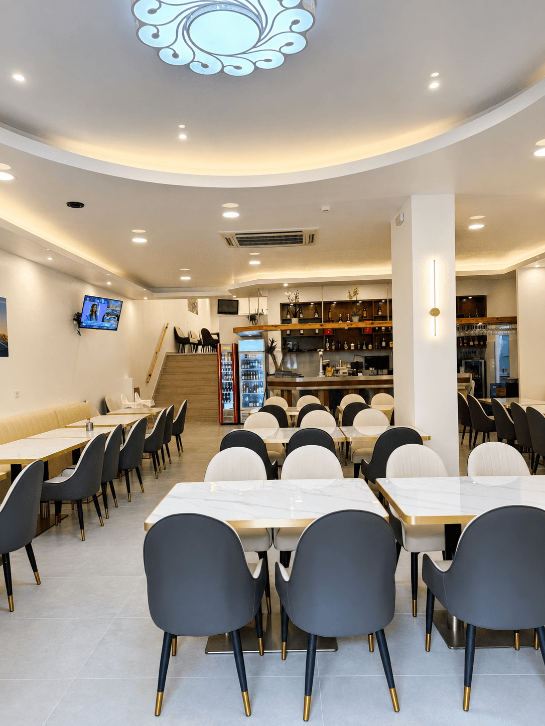 Sala luminosa do restaurante Dim Sum Park